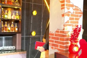 15年后隔扣文班？字母哥儿子和文班可爱互动🏀