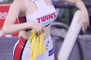 宝刀未老！战神刘玉栋晒力量训练视频，这150公斤卧推是真的猛！