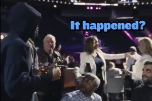 18岁张子宇正是长身体的时候 不多拉伸怎么行？