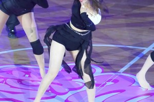 小七真是愁坏了😖：祈祷穆迪没有大碍，今年勇士太背了