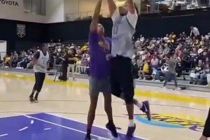 湖人队内赛季初训练：布朗尼超级拉杆，东契奇丝滑抛投